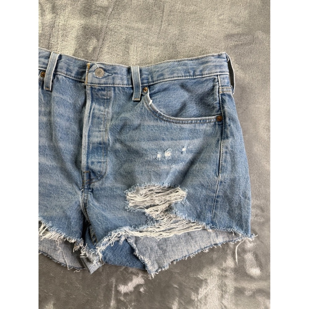 Levi's 501 Original High Rise Cut-Off Denim Shorts Women Light Wash NWT EU 33 - Picture 3 of 8